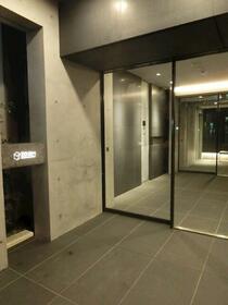 16/16 エントランス