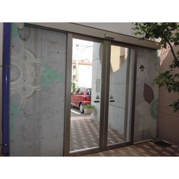 17/19 エントランス