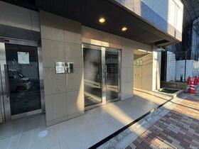 16/16 エントランス