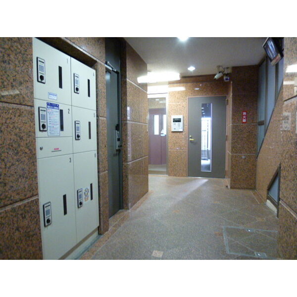 14/15 エントランス