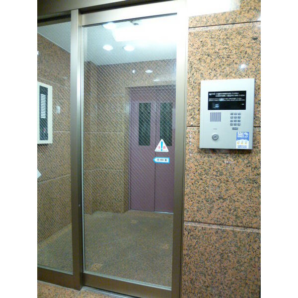 15/15 エントランス