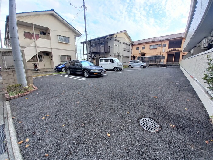17/28 駐車場