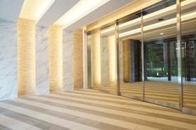 13/13 エントランス