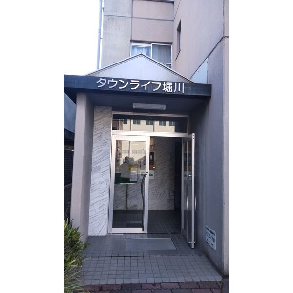 15/18 エントランス