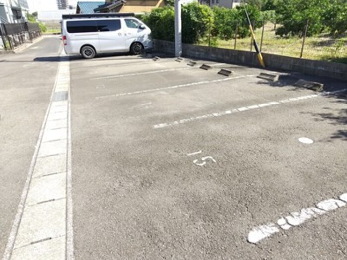 2/2 駐車場