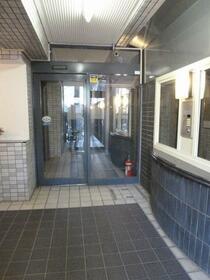 2/2 エントランス