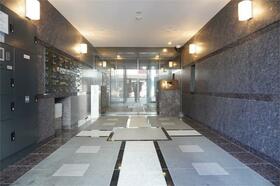 16/16 エントランス