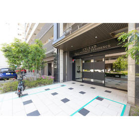 16/16 エントランス