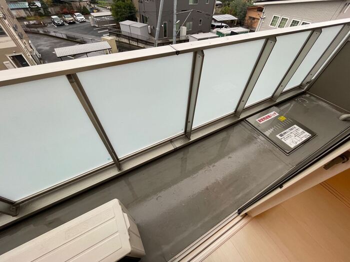 13/21 バルコニー