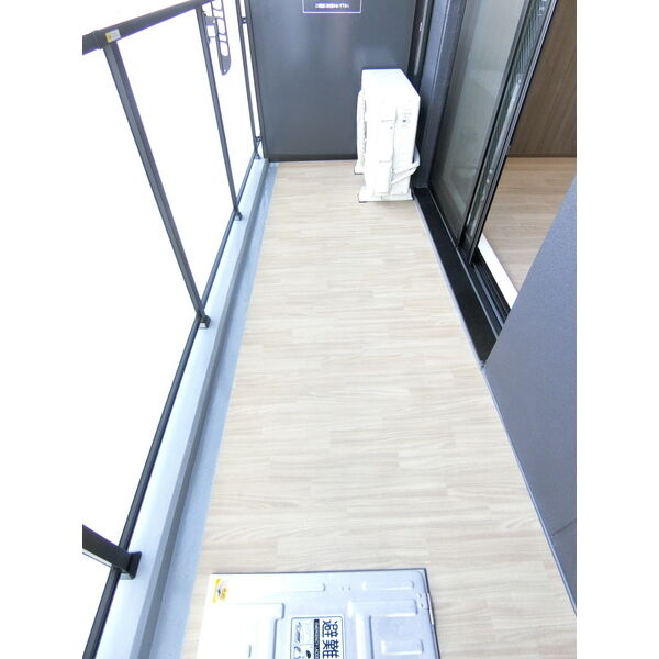 13/18 バルコニー