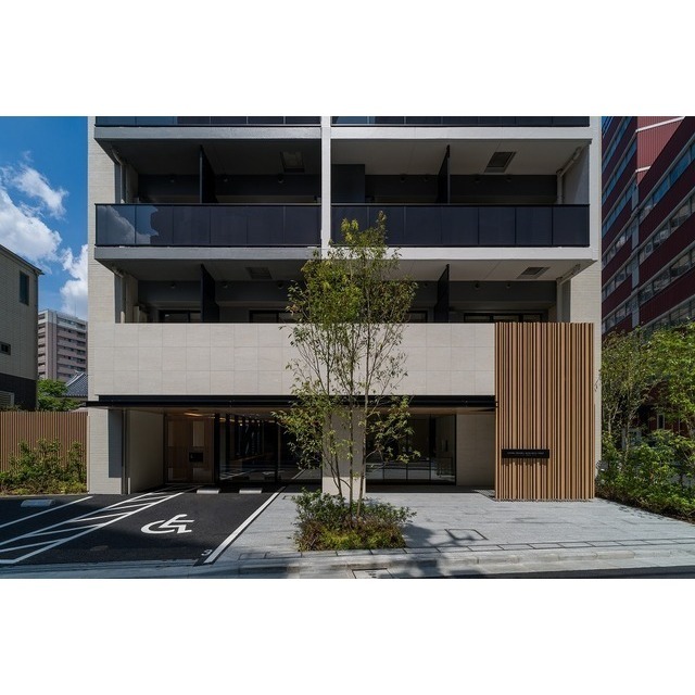 18/21 エントランス