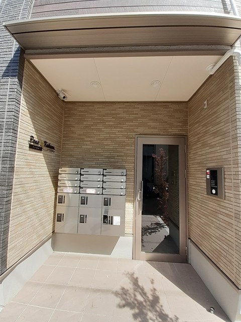 14/20 エントランス