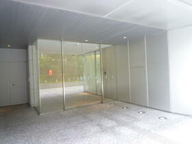 14/15 エントランス