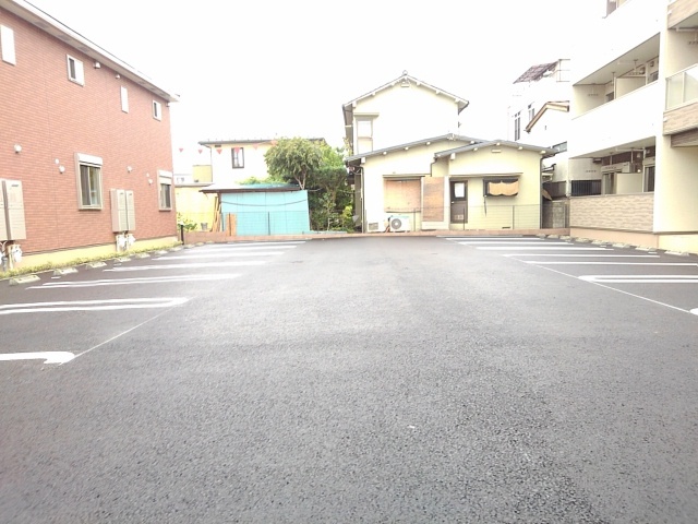 14/20 駐車場