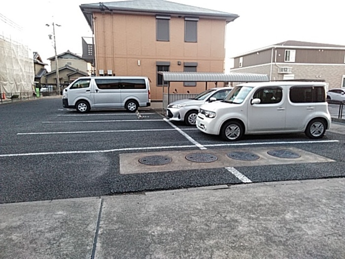 18/20 駐車場