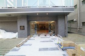 15/15 エントランス