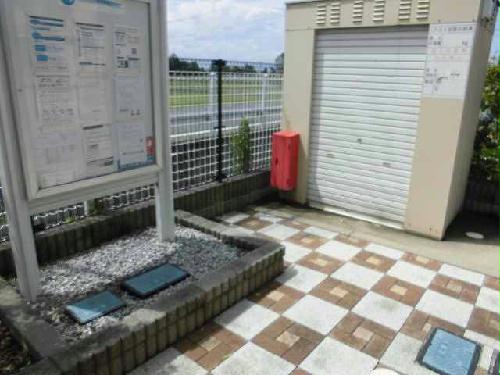 13/22 エントランス