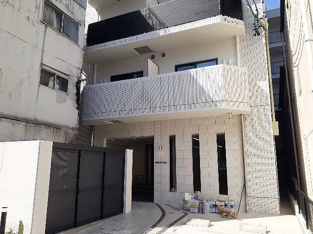 14/20 エントランス