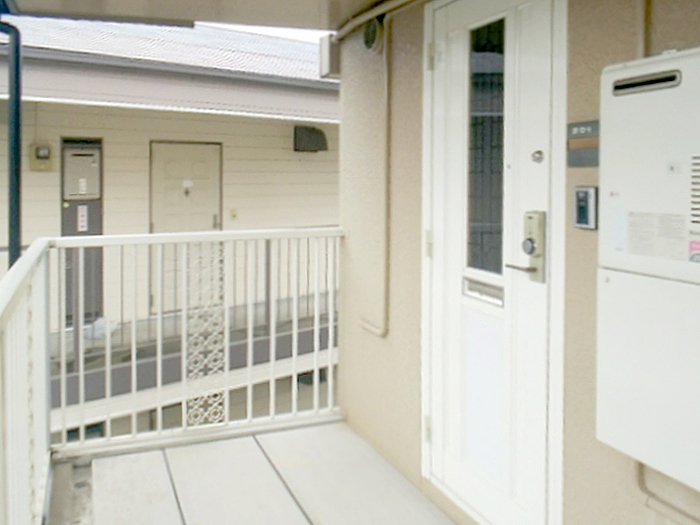 18/26 エントランス