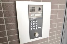 16/16 エントランス