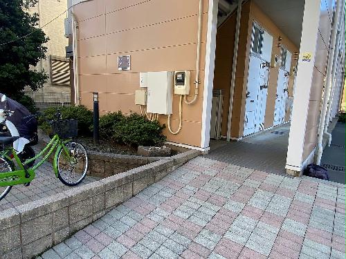 13/16 エントランス