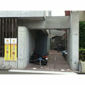 16/16 エントランス