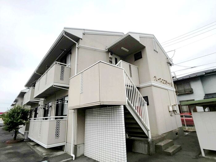 16/23 エントランス