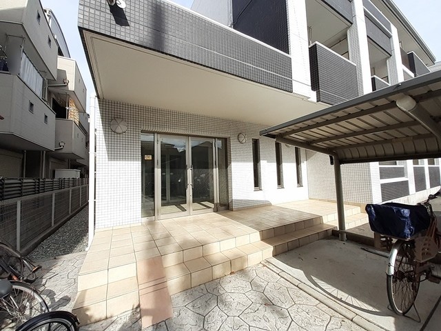 13/17 エントランス