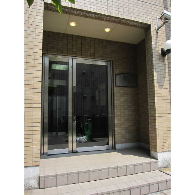 24/27 エントランス