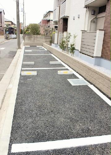 14/19 駐車場
