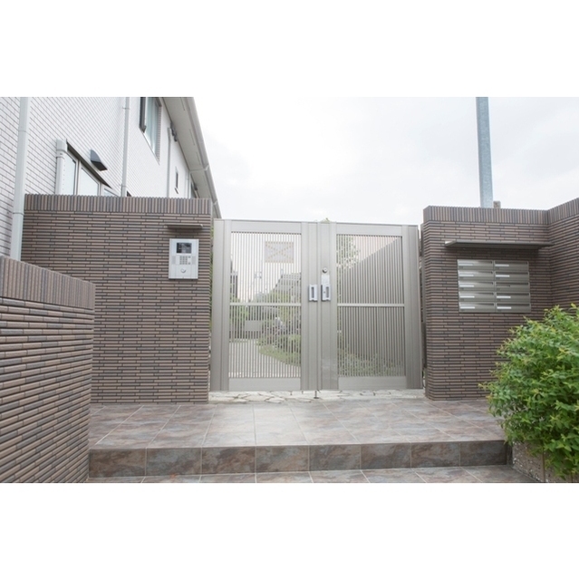 14/19 エントランス