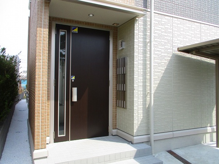 16/19 エントランス