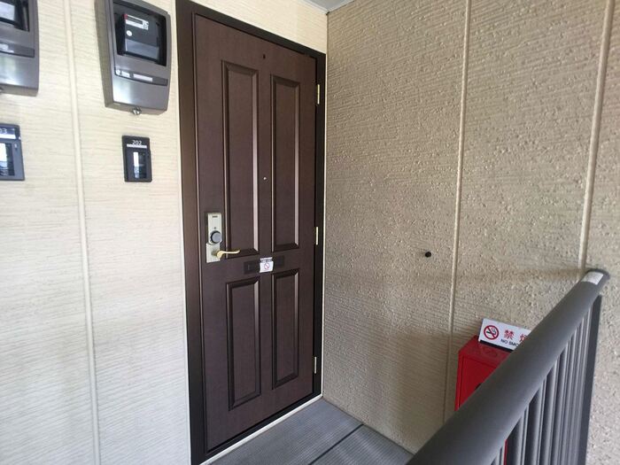 19/27 エントランス