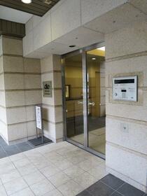 16/16 エントランス