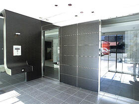 14/16 エントランス