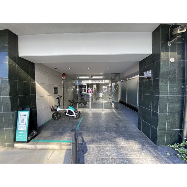 2/2 エントランス