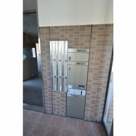 16/16 エントランス