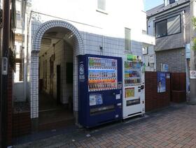 16/16 エントランス