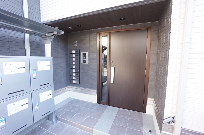 16/17 エントランス