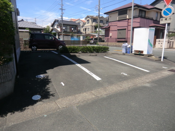 19/28 駐車場