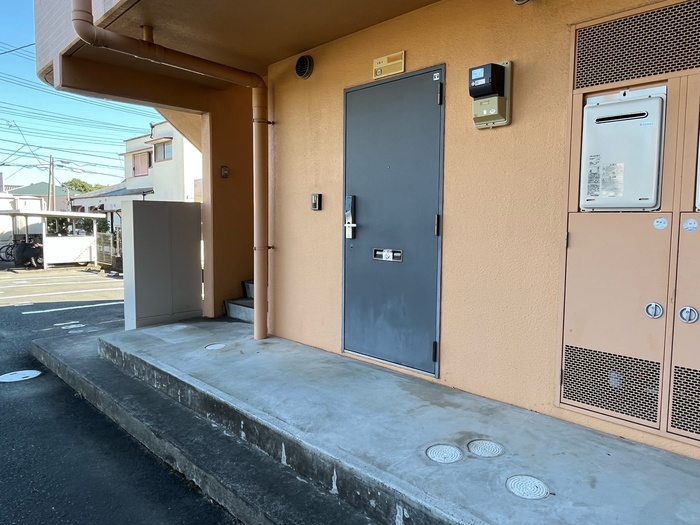 16/27 エントランス