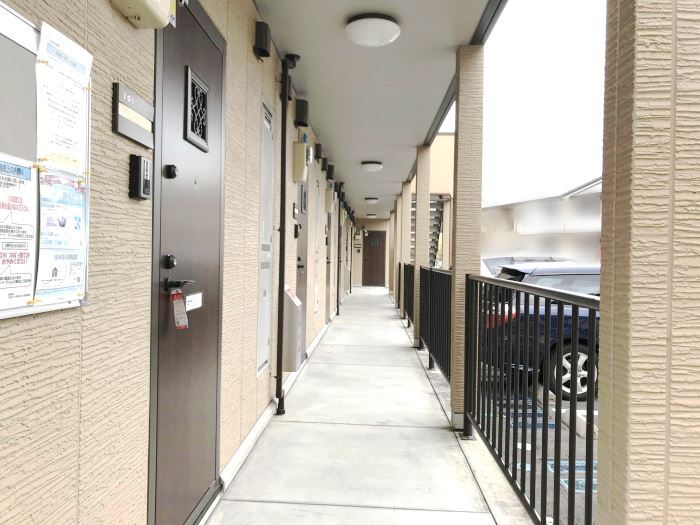 16/23 エントランス