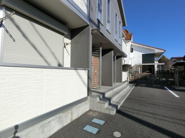 19/27 エントランス