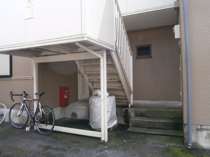 18/26 エントランス