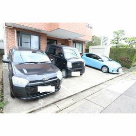 16/16 駐車場