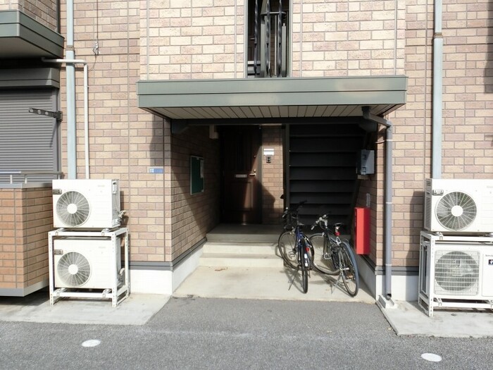 19/20 エントランス