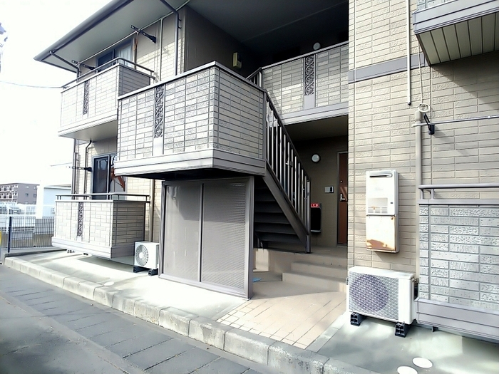 19/23 エントランス
