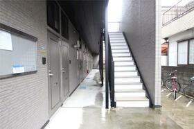 16/25 エントランス