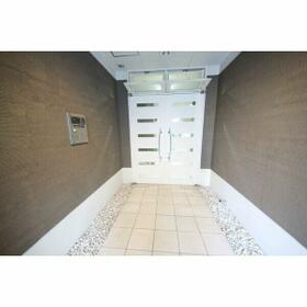 21/26 エントランス