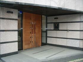 15/15 エントランス